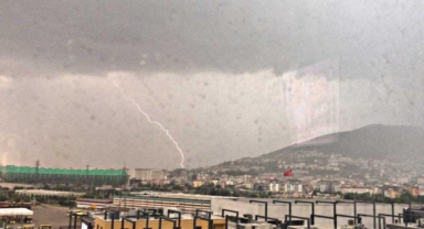 Bursa’da sağanak etkili oldu