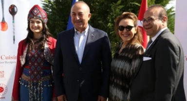 Bursa'nın yöresel kıyafetleri Avrupa'ya damga vurdu