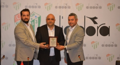 Bursaspor’un yeni sezon forma tedarikçisi belli oldu