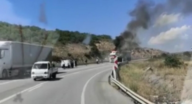 Cam yüklü tır alev alev yandı