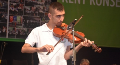 Engelli solistler gönüllerde taht kurdu