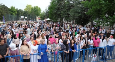 İnegöl'de üniversite öğrencileri Anıl Can ile coştu