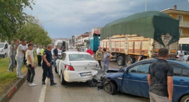 İnegöl'de zincirleme kaza: 8 yaralı