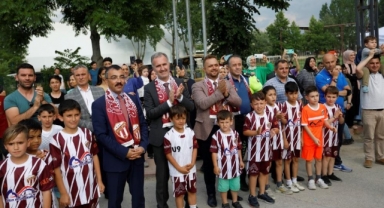 İnegölspor U15 takımı coşkuyla karşılandı