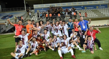 İnegölspor U15 Türkiye şampiyonu