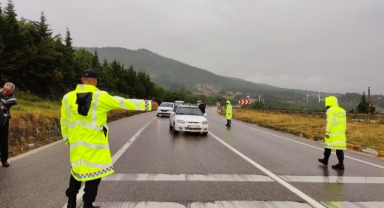 İzinsiz yürüyüş için gelenlere geçiş yok