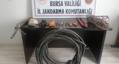 Kablo hırsızları suç üstü yakalandı