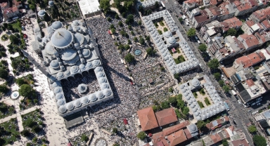 Mahmut Ustaosmanoğlu'nun cenazesine binler akın etti