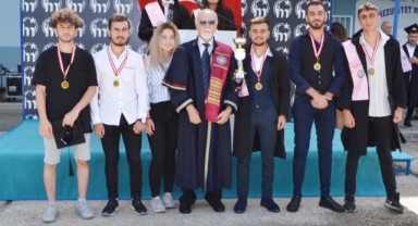 Mustafakemalpaşa MYO'da mezuniyet coşkusu