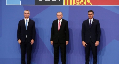 NATO liderlerinden aile fotoğrafı