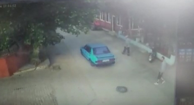 Otomobille gelip motosiklet çaldılar