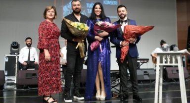 Tuğçe Tayfur, Bursalılarla buluştu