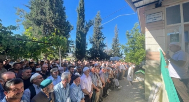 Arazi anlaşmazlığında hayatını kaybeden amca yeğen defnedildi