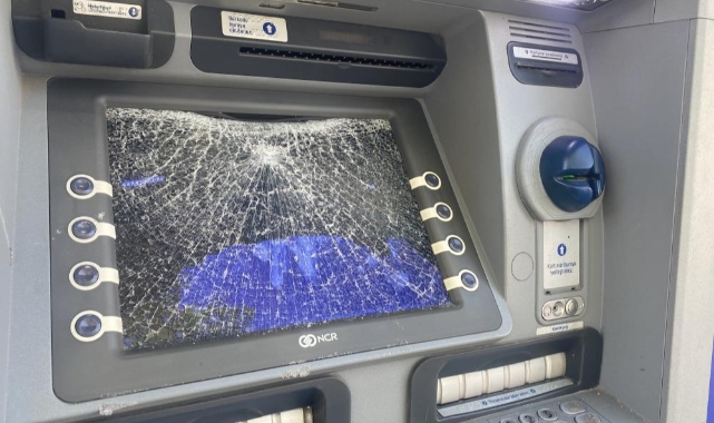 ATM’ye çirkin saldırı