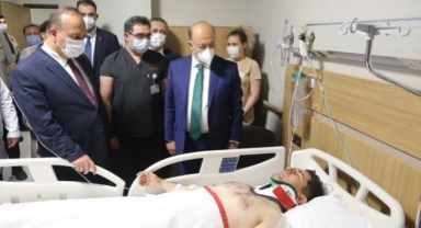 Bakan Bilgin, kazada yaralanan polis memurunu ziyaret etti