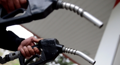 Benzine zam iptal edildi