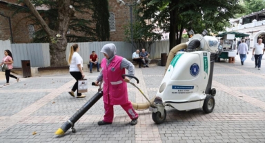Bursa caddelerine kadın eli değiyor