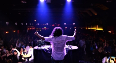 Bursalılar sezon finalini 90'lar ile yaptı