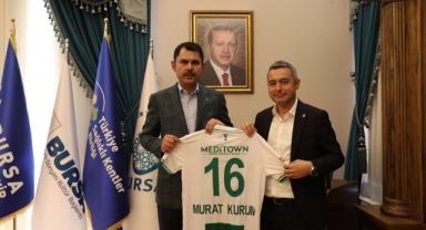Bursaspor Başkanı Ömer Furkan Banaz, Bakan Murat Kurum’la bir araya geldi