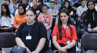 Büyükşehir'de stajyerlere oryantasyon eğitimi