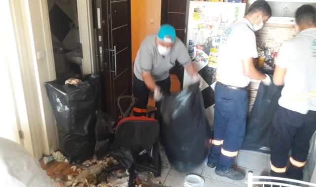Çöp evde dehşete düşüren görüntüler