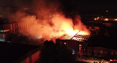 Demir döküm fabrikasında patlama sonrası yangın çıktı