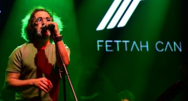 Fettah Can memleketi Bursa’da sahne aldı