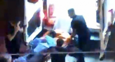Gençlerin bıçaklı kavgası:1 yaralı