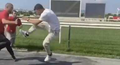 Hipodrom'da tekmeler havada uçuştu