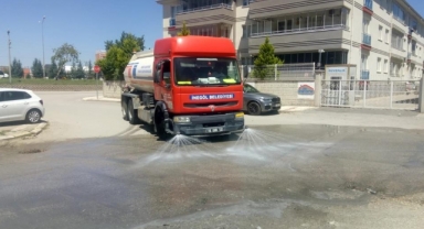 İnegöl’de cadde ve sokaklar temizleniyor