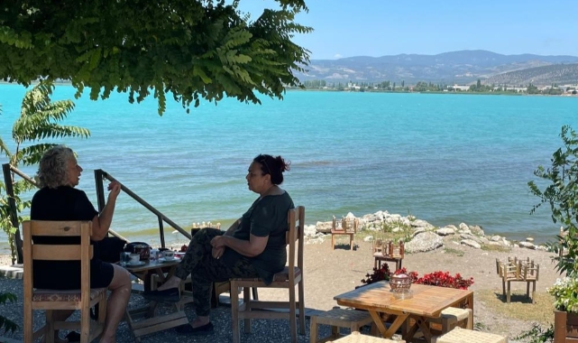 İznik Gölü turkuaz renge büründü