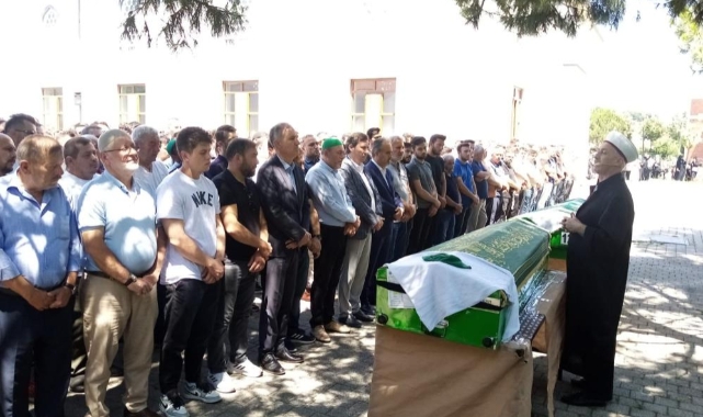 Kazada ölen mobilyacı ve eşi toprağa verildi
