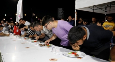 Köfte yarışması renkli görüntülere sahne oldu