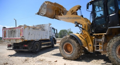Kurban satış yerlerindeki atıklar temizlendi