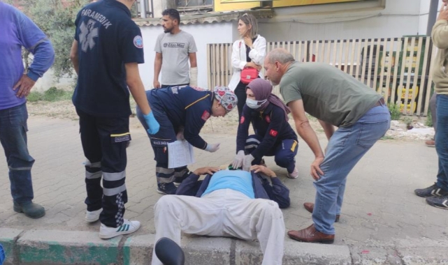 Motosiklet kamyonla kaldırım arasına sıkıştı: 1 yaralı