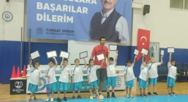 Nilüfer'in minik basketçileri sertifikalarını aldı