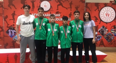 Osmangazili badmintoncular yeniden zirvede
