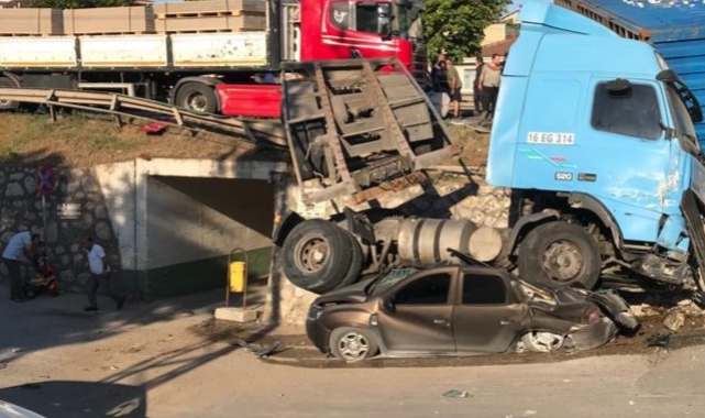 Ovaakça'da tır dehşeti! Ortalık savaş alanı gibi...
