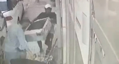 Pazar arabasıyla klima motoru çaldılar
