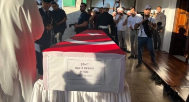 Şehit son yolculuğuna dualarla uğurlandı