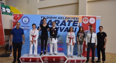 Yıldırım'da '15 Temmuz' karate şampiyonları ödüllerini aldı