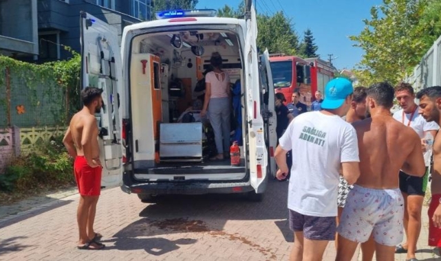 Yüzme havuzunda yangın:4 kişi dumandan etkilendi