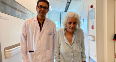 90 yaşında böbreğinden 8,5 santimlik kitle çıktı