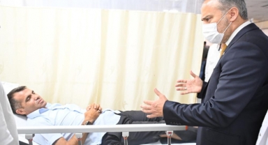 Başkan Aktaş kazada yaralananları ziyaret etti