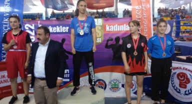 BBB'li boksörler madalyaları topladı