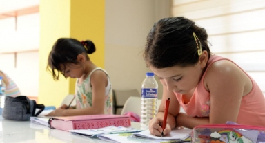 Bilgi Evleri'nde dolu dolu eğitim