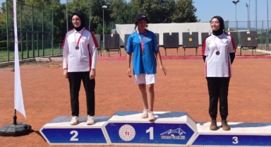 Büyükşehir Belediyesporlu okçulardan tam isabet