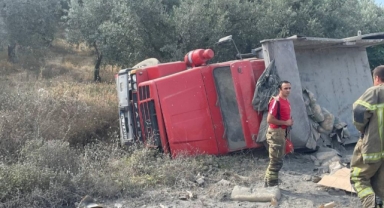 Çimento yüklü kamyon devrildi : 1 ölü
