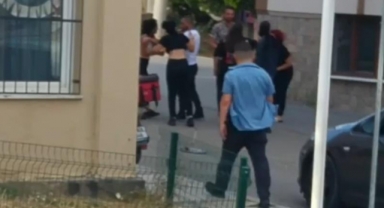 Genç kızların kavgası kamerada