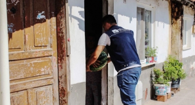 Karacabey’de ihtiyaç sahiplerine 35 ton karpuz dağıtıldı